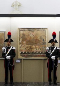 Викрадені стародавні фрески виставили в Італії