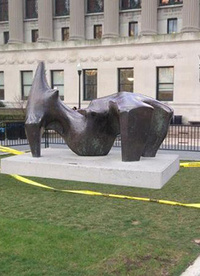 Американським студентам не сподобалася скульптура Мура