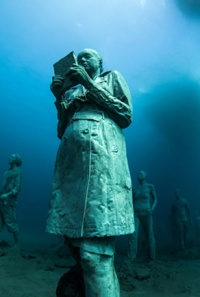 В Атлантичному океані з’явився підводний музей