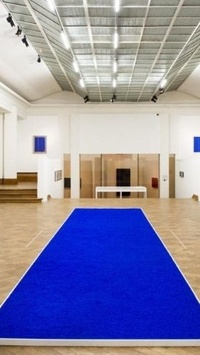 На виставці Іва Кляйна в Брюсселі було випадково пошкоджено одну з робіт